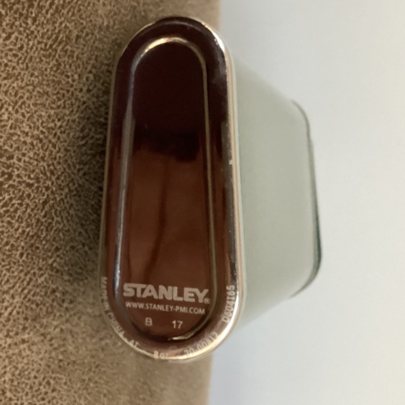 Stanley 8 oz stainless steel flask - Picture 4 of 5